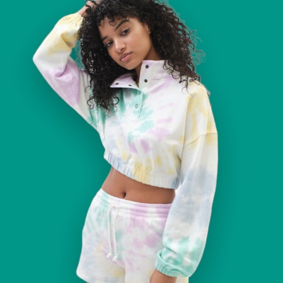 Aeropostale Fleece Tie-Dye Mock-Neck Crop Top NWT Multicolored Size Large Pastel - Picture 3 of 10